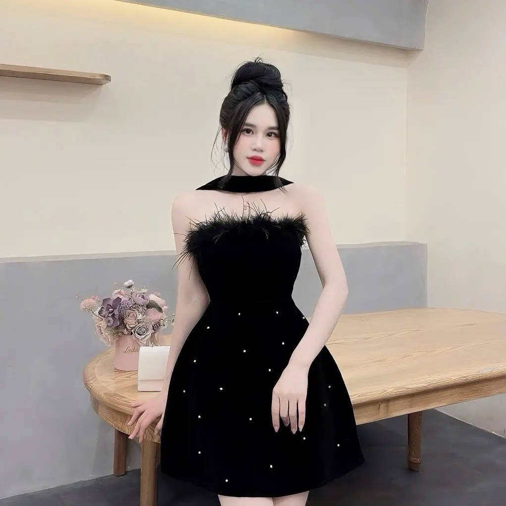 Đầm nhung phối lông.đóng cườm #damdutiec #damtieuthu