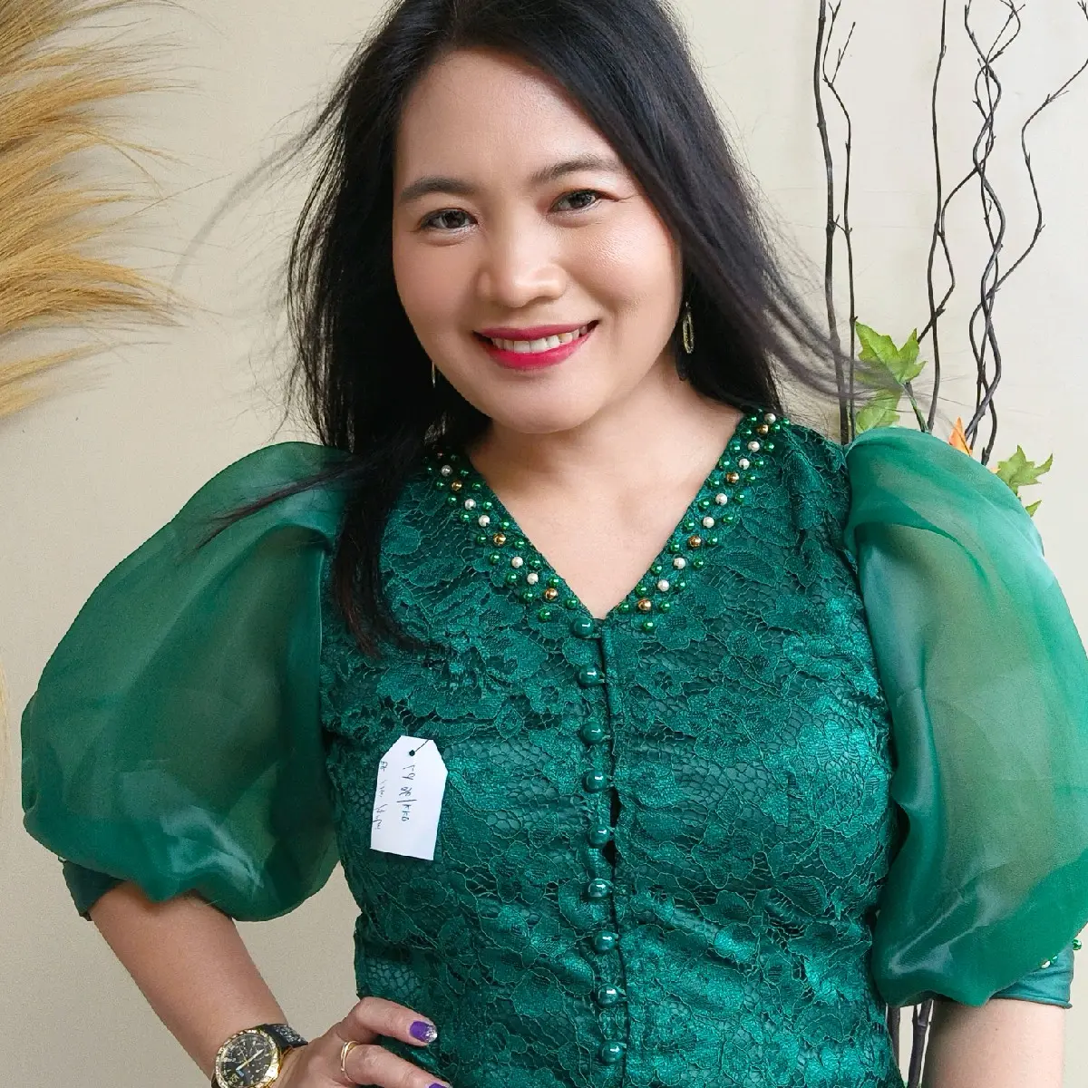 Lengan organza V-Neck