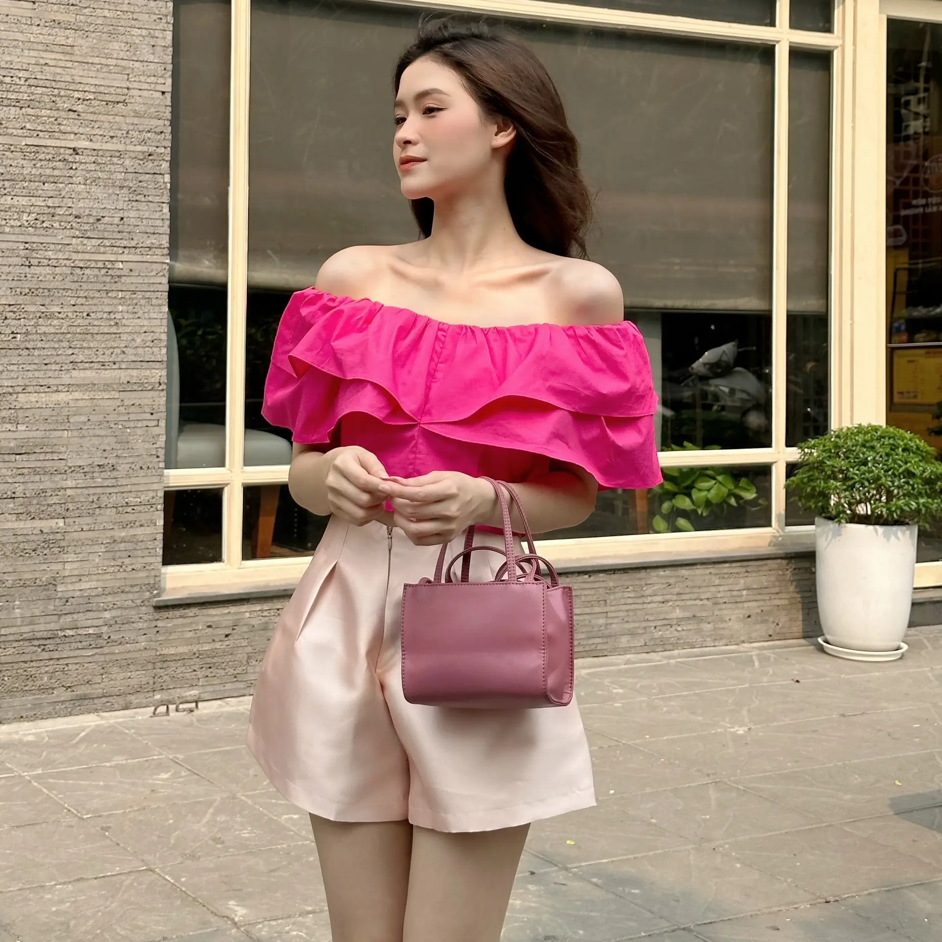 YU CHERRY | Áo trễ vai nữ nhiều tầng cánh tay Tiered Off Top YA436