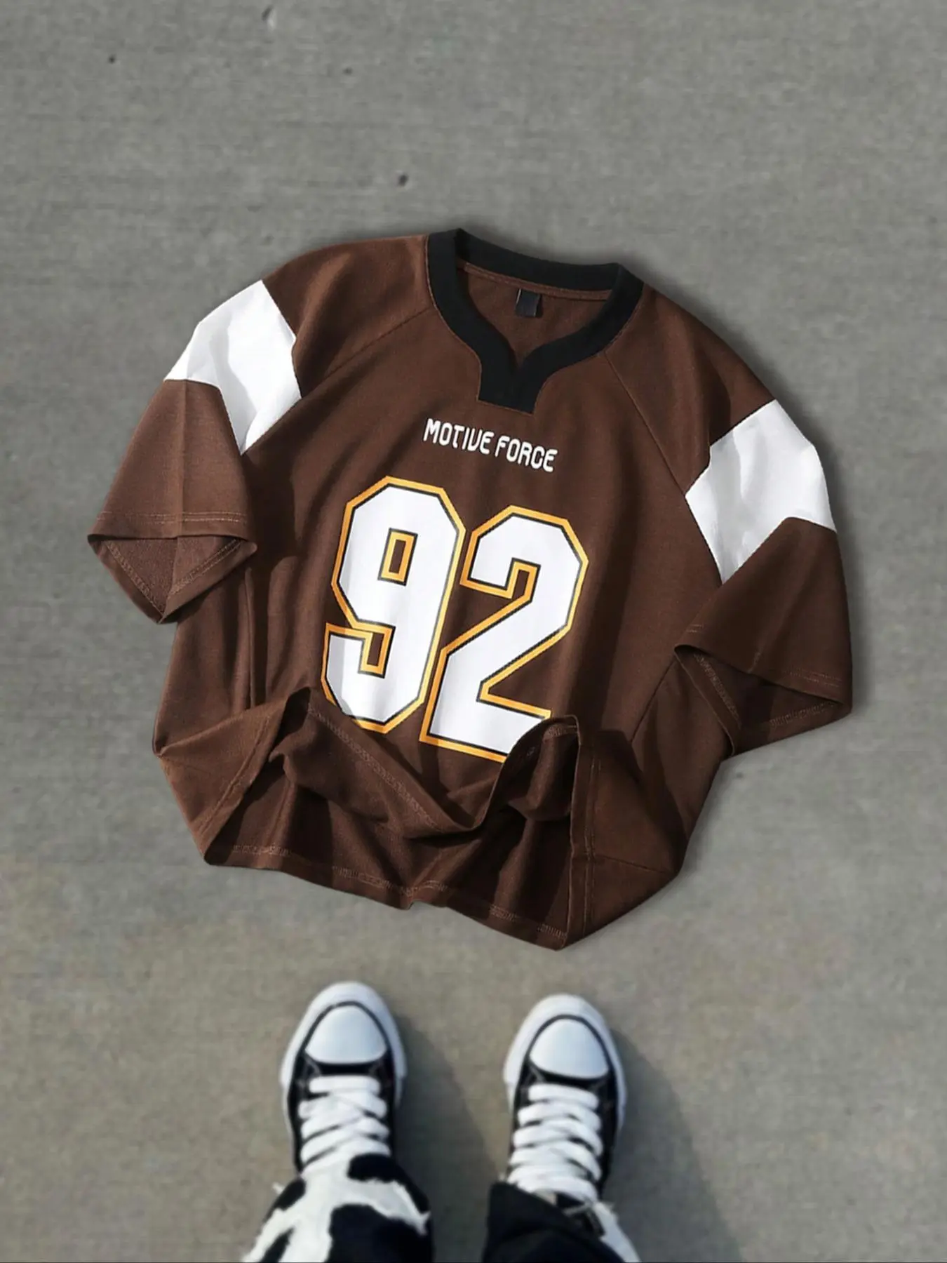 Men's Letter Print V Neck Short Sleeve Football Jersey, Loose Casual T-shirt for All Seasons, Fashion Men's Top for Daily Wear