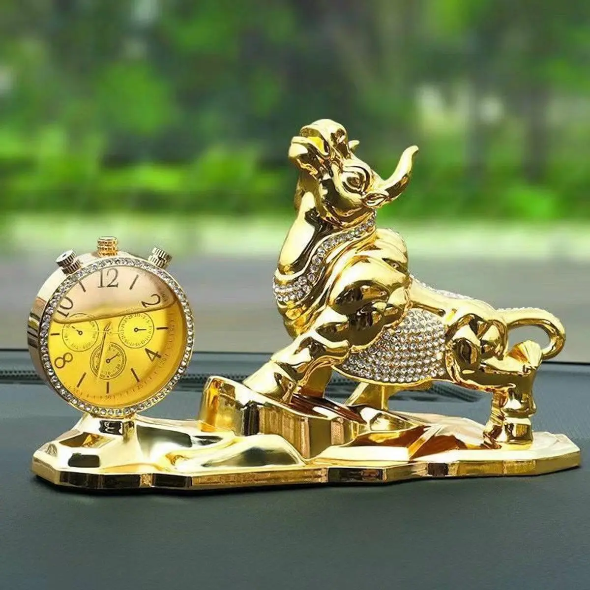 Tượng Trâu vàng kèm đồng hồ trang trí taplo