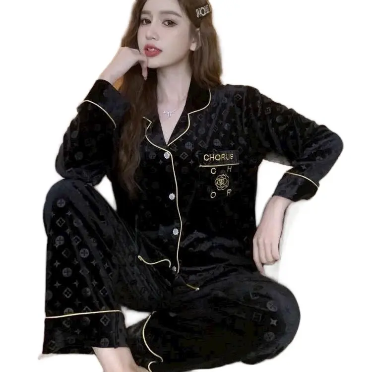 Bộ đồ ngủ nữ chất liệu bằng nhung lì có đủ 3 sz M,L,xL