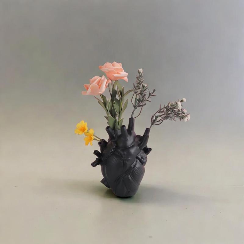 Product Introduction of Heart Shaped Resin Vase, 1 Count Creative Desktop Ornament, Decorative Vase for Home Office, Ideal Housewarming Gift, Valentine's Day Gift Idea 8