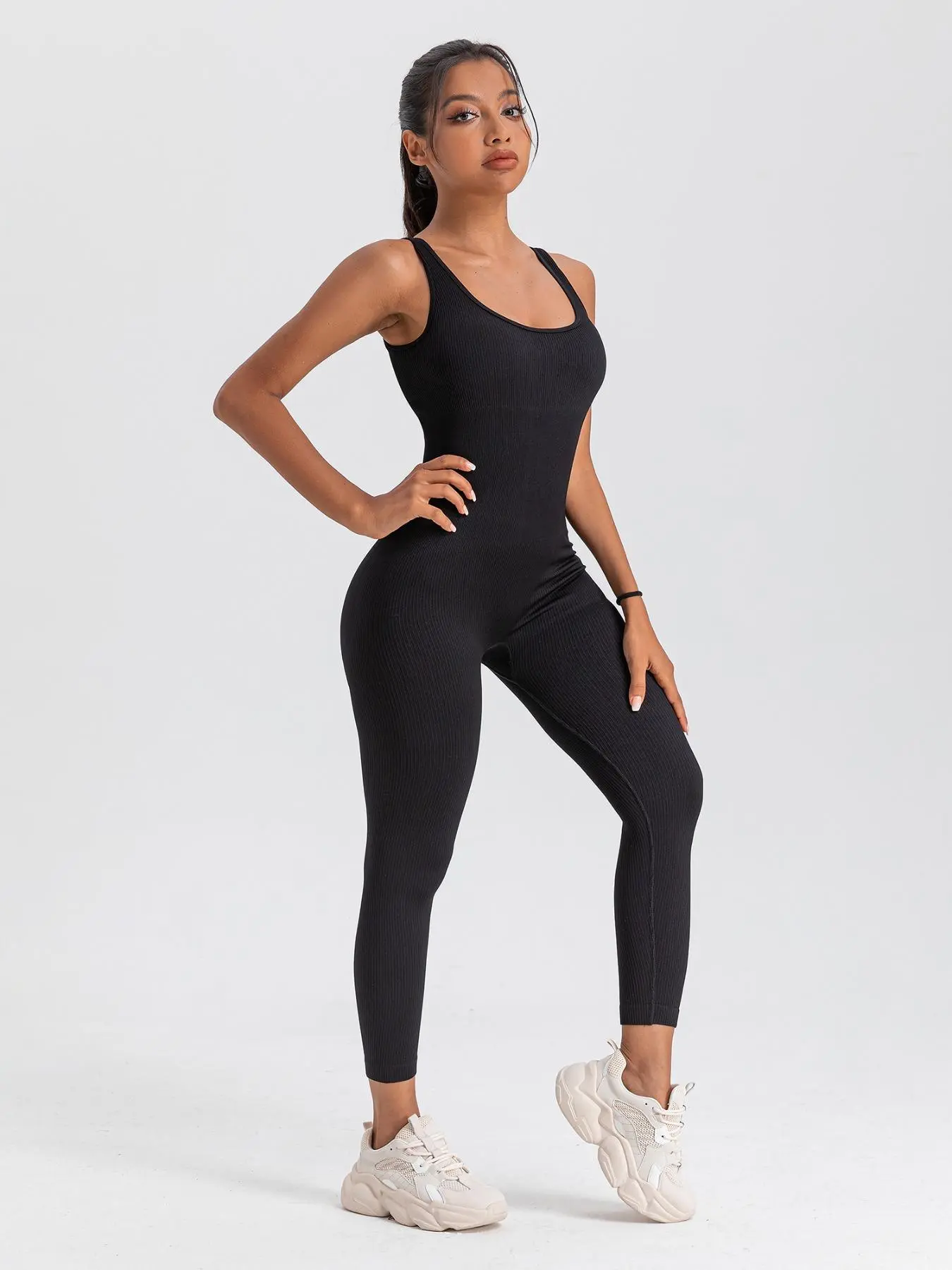 Women's Solid Backless Ribbed Sports Jumpsuit, Scoop Neck Seamless Jumpsuit, Ladies Sportswear Clothing, Sports Onesies, Summer Outfits 2024, Please Purchase A Size Up