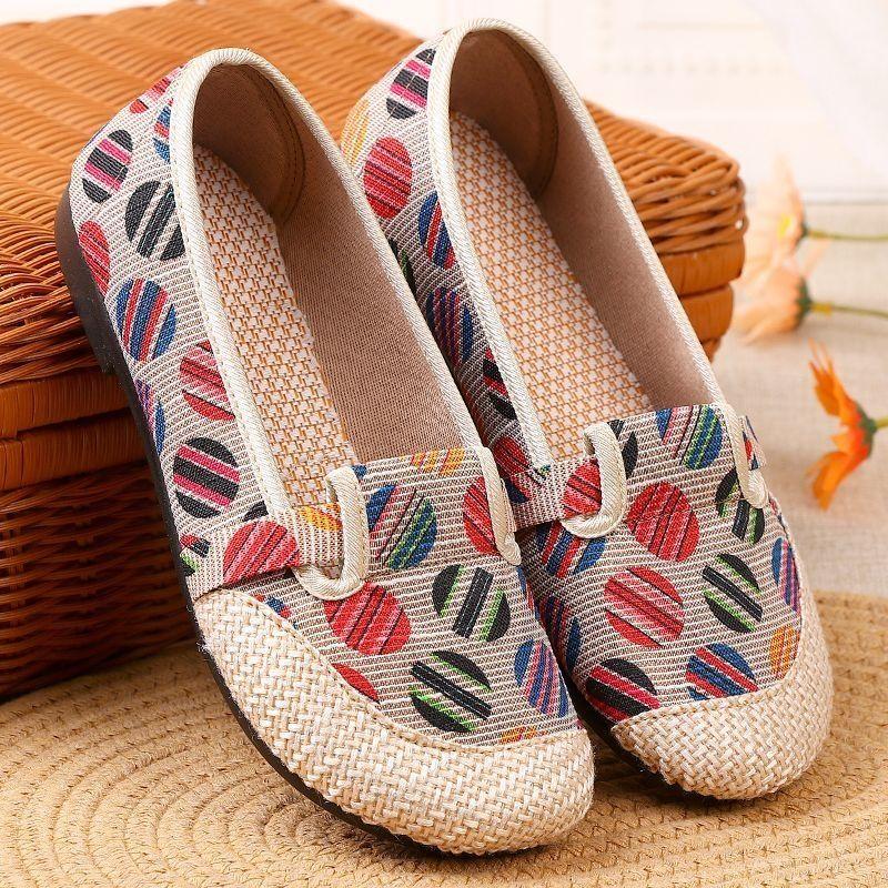 New Breathable Cloth Shoes Beanie Soft Bottom Non-Slip Pedal Lazy Casual Pumps Shallow Mouth Footwear Girl 1