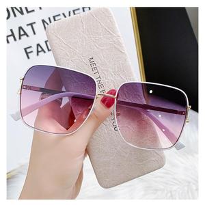 แว่นกันแดดสีสันสดใส, กล่องแฟชั่น, ป้องกันรังสียูวี, เหมาะสำหรับกิจกรรมกลางแจ้ง, ม่านบังแดดสีสันสดใส