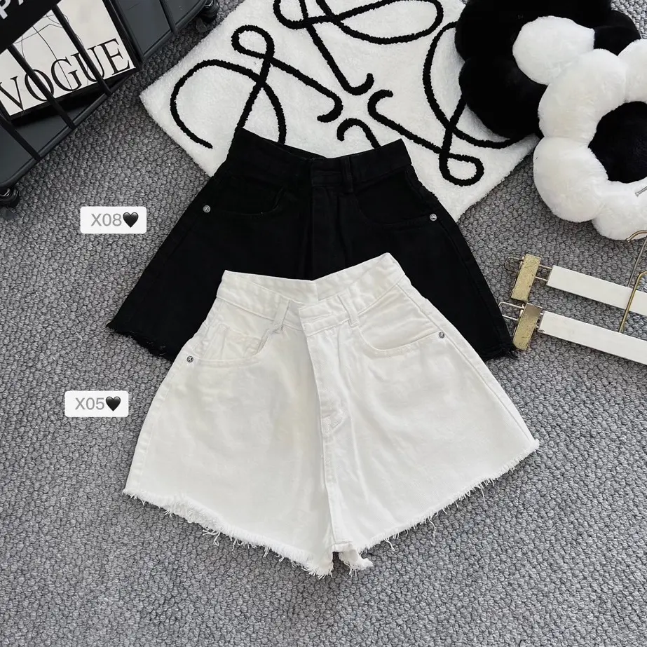 YURI JEANS - Quần Sọt TRắng- Đen KHÔNG RÁCH Eo Bé) Cotton Jean