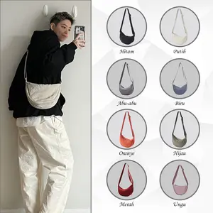 Tas Bahu Baru Mini Tas Pangsit Tas kanvas Satchel Wanita Siswa Perempuan Versi Korea Tas Kain Kecil selempang Plain nilon Cewek Hitam Tas Bahu Baru Mini Tas Pangsit Tas kanvas Satchel Wanita Siswa Perempuan Versi Korea Tas Kain Kecil selempang Plain nilon Cewek Hitam