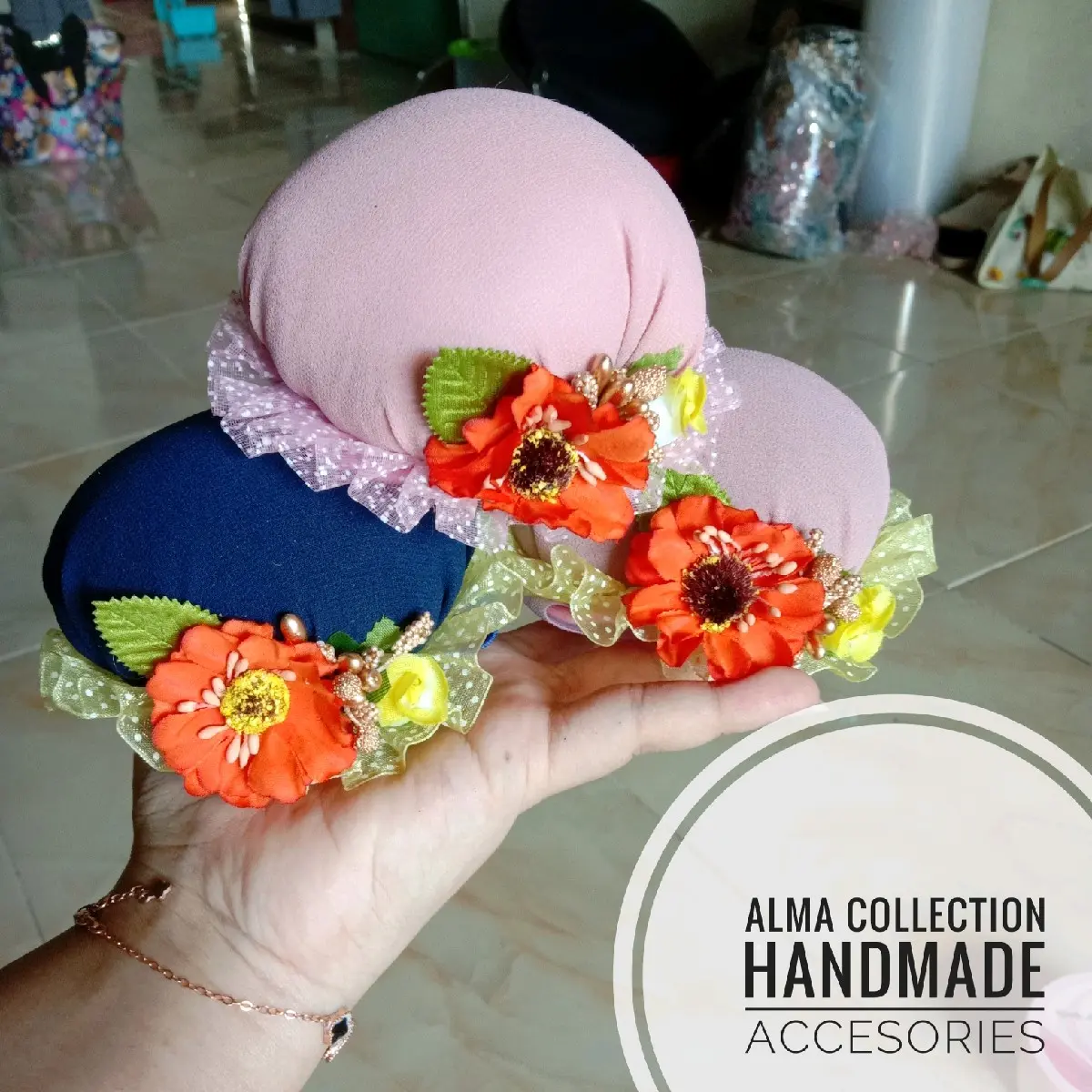 Tempat jarum pentul di tangan/pin cushion/bros