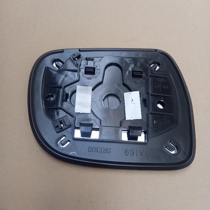 Tròng kính chiếu hậu Toyota Innova 2005 - 2011 4