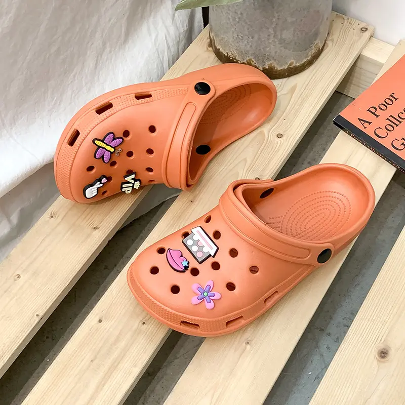 New Summer Beach Closed-Toe Fashion Hole Shoes for Women Soft Outdoor Non-Slip Ins Soft Sole Sandals Women's Slippers