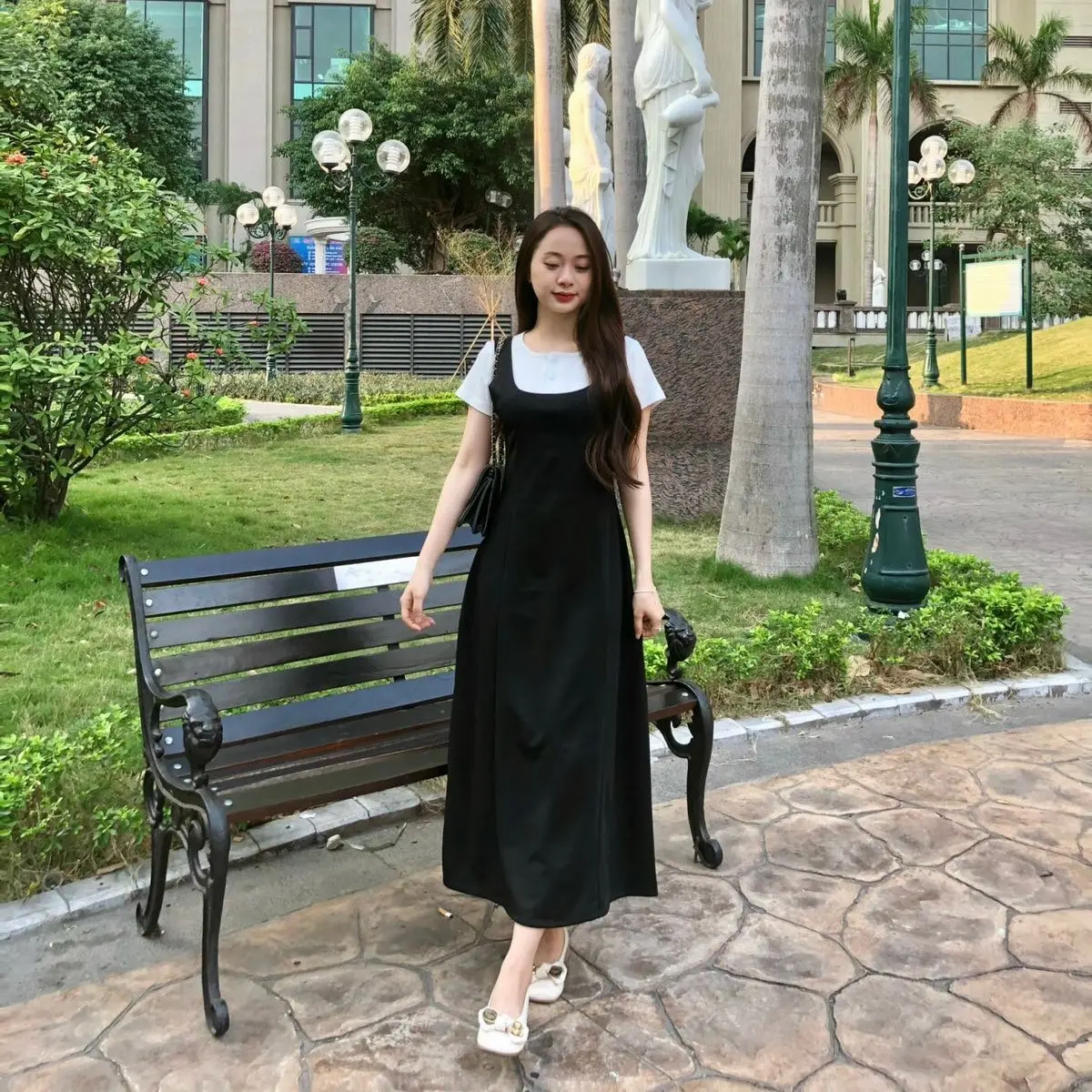 I038 Set hai món áo cotton trắng croptop cộc tay và váy yếm đen dáng dài Nữ Women