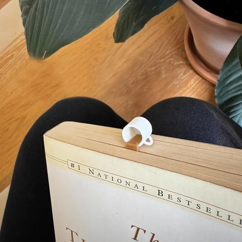 Coffee Spilled Bookmark, 1pc Creative PU Leather Book Page Marker, Unique Design Bookmark, Ideal Gift Choice for Festivals, Parties