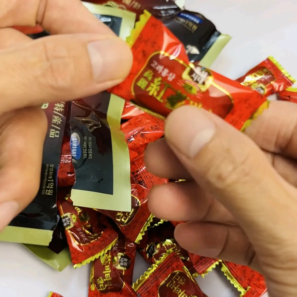 Kẹo hồng sâm Hàn Quốc gói 200gr