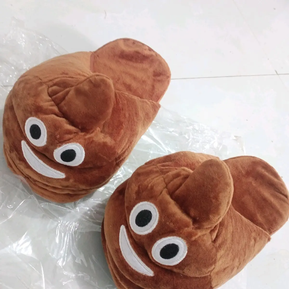 dép bông hình shit DéP Đế Bằng