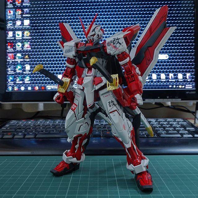 Mô Hình Lắp Ráp gundam MG 1/100 Astray Red Frame Kai JiJia + Dụng cụ lắp ráp