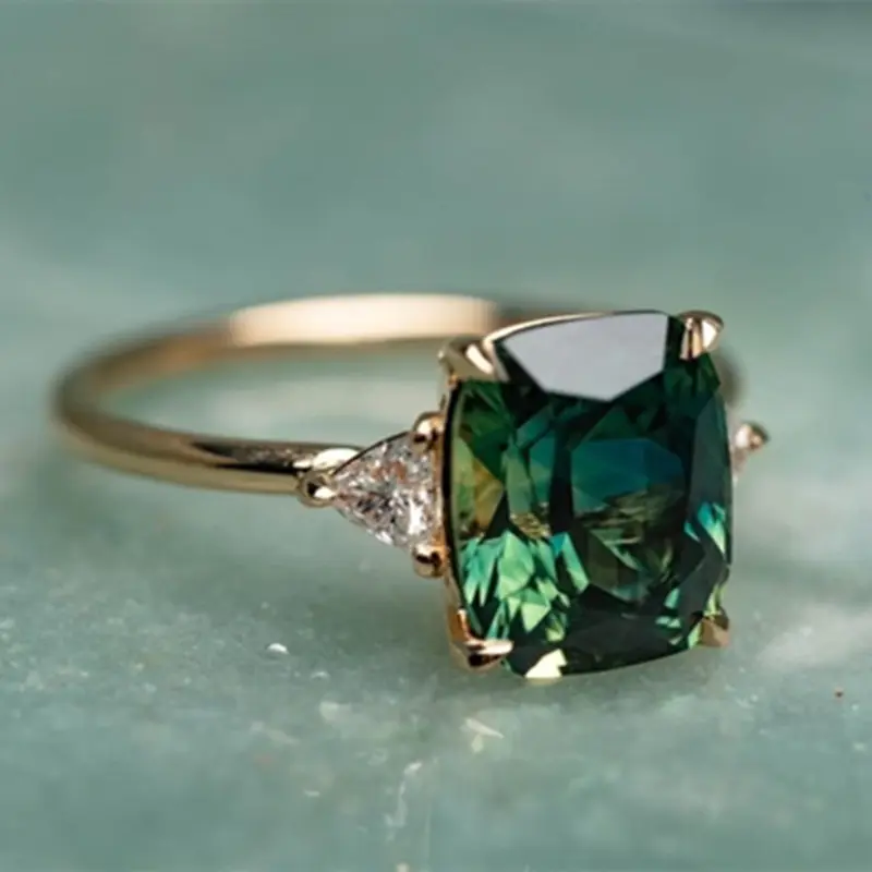 Elegant women's square emerald ring Stylish gold set green zirconia wedding band Bridal engagement