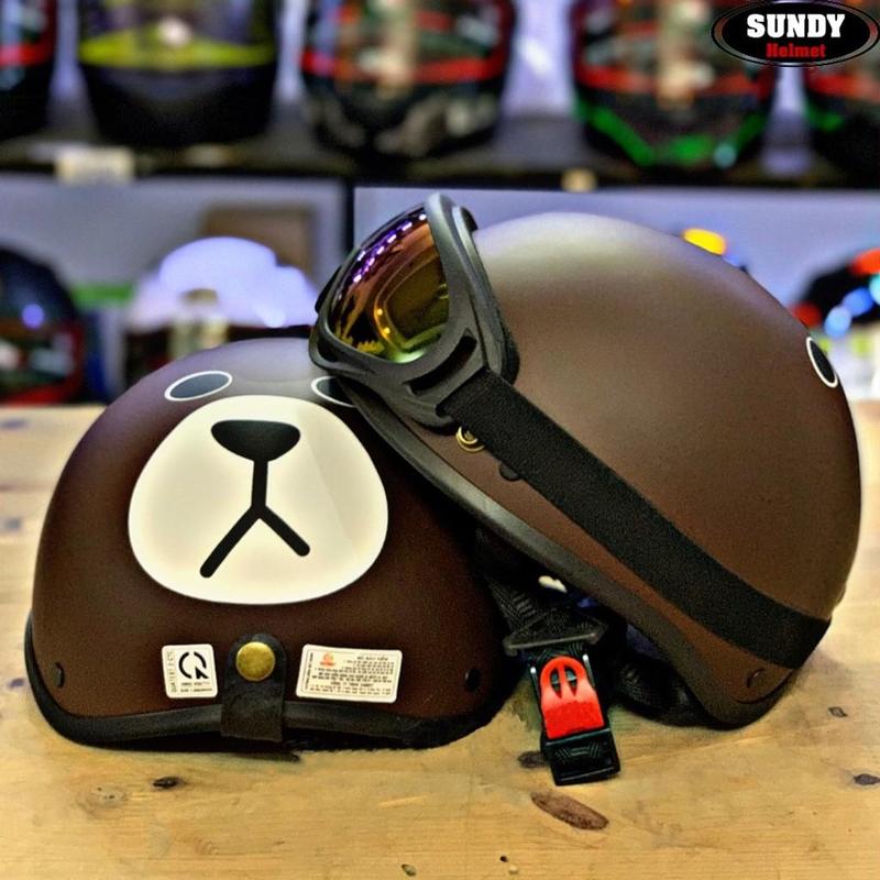  Mũ bảo hiểm nửa đầu 1 2 tem Gấu Nâu KHÔNG TAI - Hàng cao cấp đạt chuẩn kiểm định - Lót và quai chắc chắn   VÒNG ĐẦU 52-60CM ĐỘI VỪA   