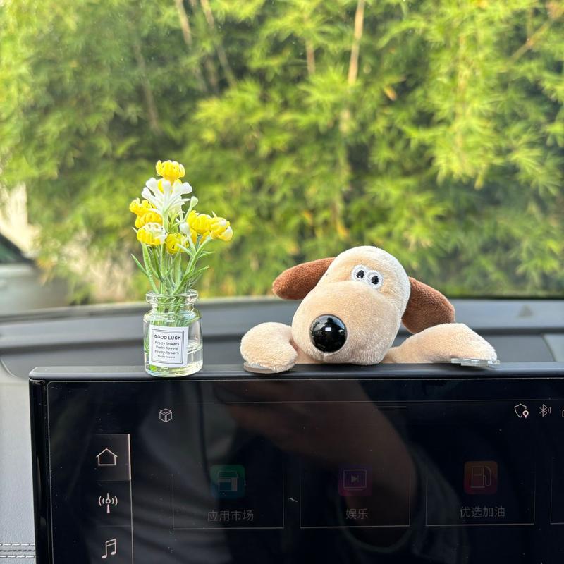 Product Introduction of Plush Puppy Car Screen Ornament Puppy Car Dashboard Decoration Interior Accessories Plush Doll 3