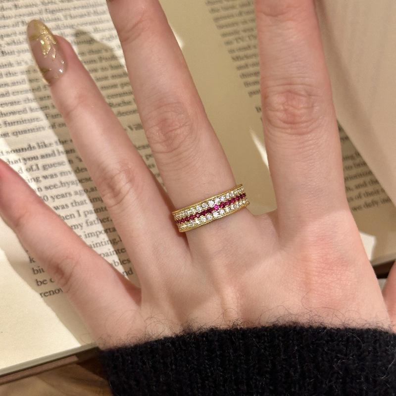 Product Introduction of Light Luxury High-Grade Mid-Ancient Style Color Inlaid Ruby Three-Row Drill Ring Necklace Fashion Luxury Elegant Outfit 4