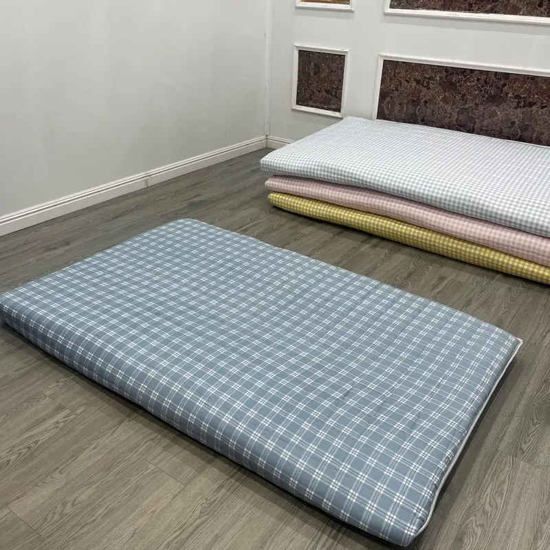 Đệm toper thế hệ mới (Size nhỏ)giá tại xưởng dày 3-4cm, mềm mại êm ái, lót bông tấm êm ái, vỏ đệm có thể tháo giặt thoải mái 5