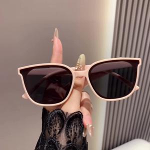 Kính râm vuông, phong cách cổ điển, cá tính, xu hướng, che nắng, thiết kế hiện đại