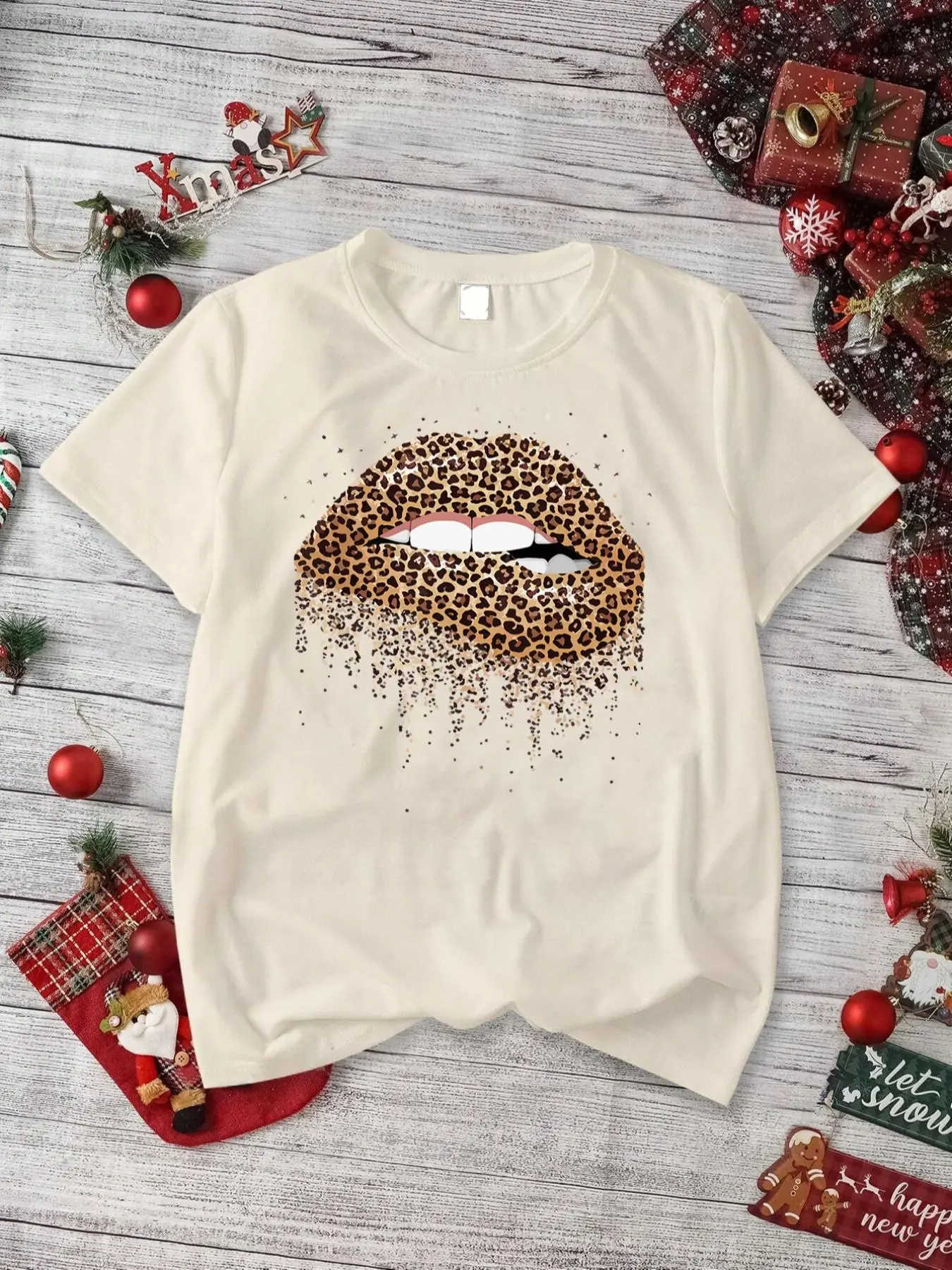 【Plus Size】 Leopard & Lip Print Round Neck Tee, Casual Short Sleeve Crew Neck T-shirt for Daily Wear Vacation, Women Clothing for All Seasons