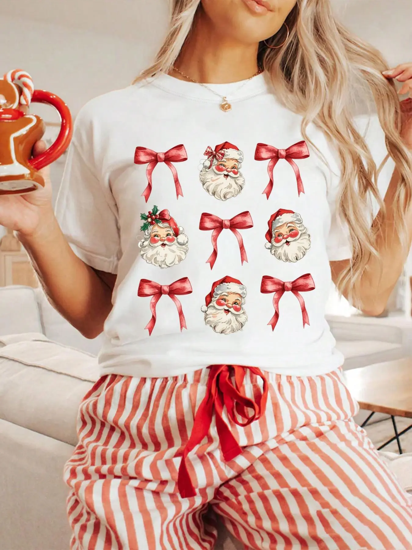 Women's Christmas Themed Santa Claus Print Round Neck Tee, 1 Count Casual Short Sleeve Crew Neck T-shirt for Daily Holiday Vacation Outdoor Wear