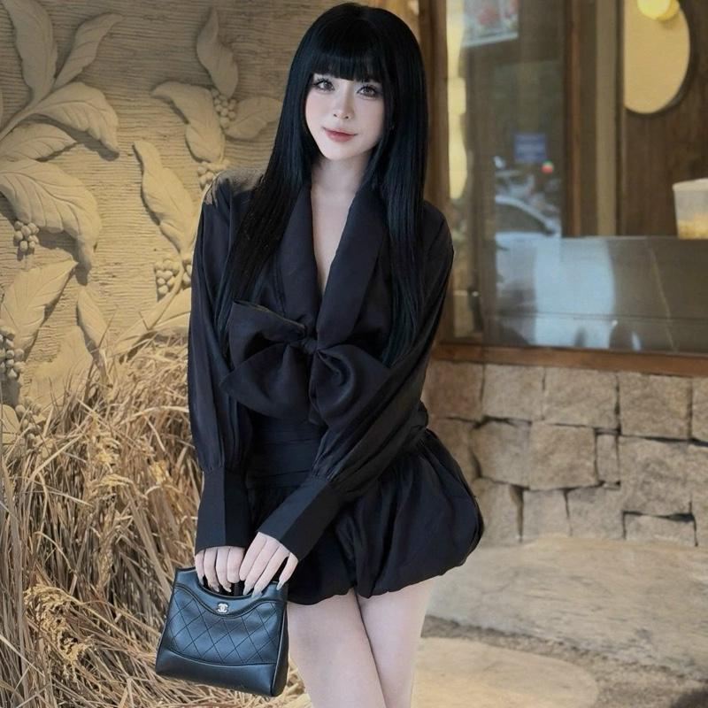 Set Chân Váy tiểu thư Sang chảnh , Áo Cổ Nơ tay dài chất tơ giấy .... Size 43-54kg Eo<75cm