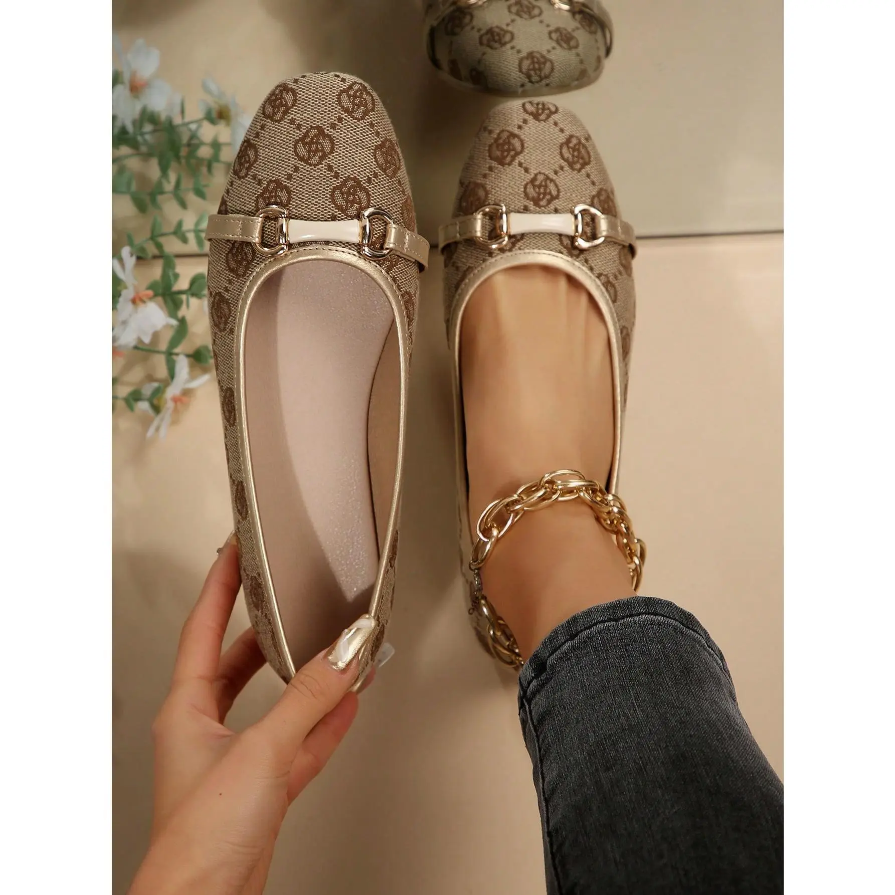 Ladies' Square Toe Elastic Band Golden Flat Shoes For Any Seasons