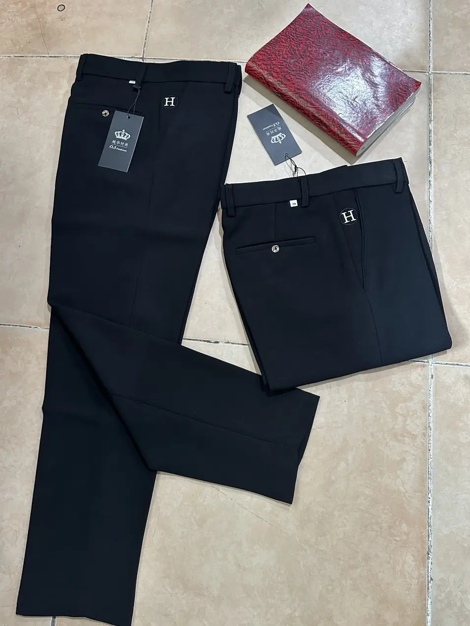 quần âu đen với chữ H thêu trắng nổi bật giúp đón tết 2025 sum vầy viên mãn Menswear Nam Chống Nước quanaunam  đẹp