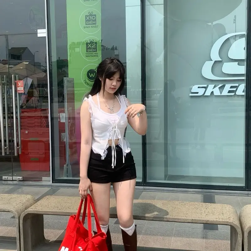 Áo xốp phối ren siêu sang chảnh nhưng không kém phần quyến rũ