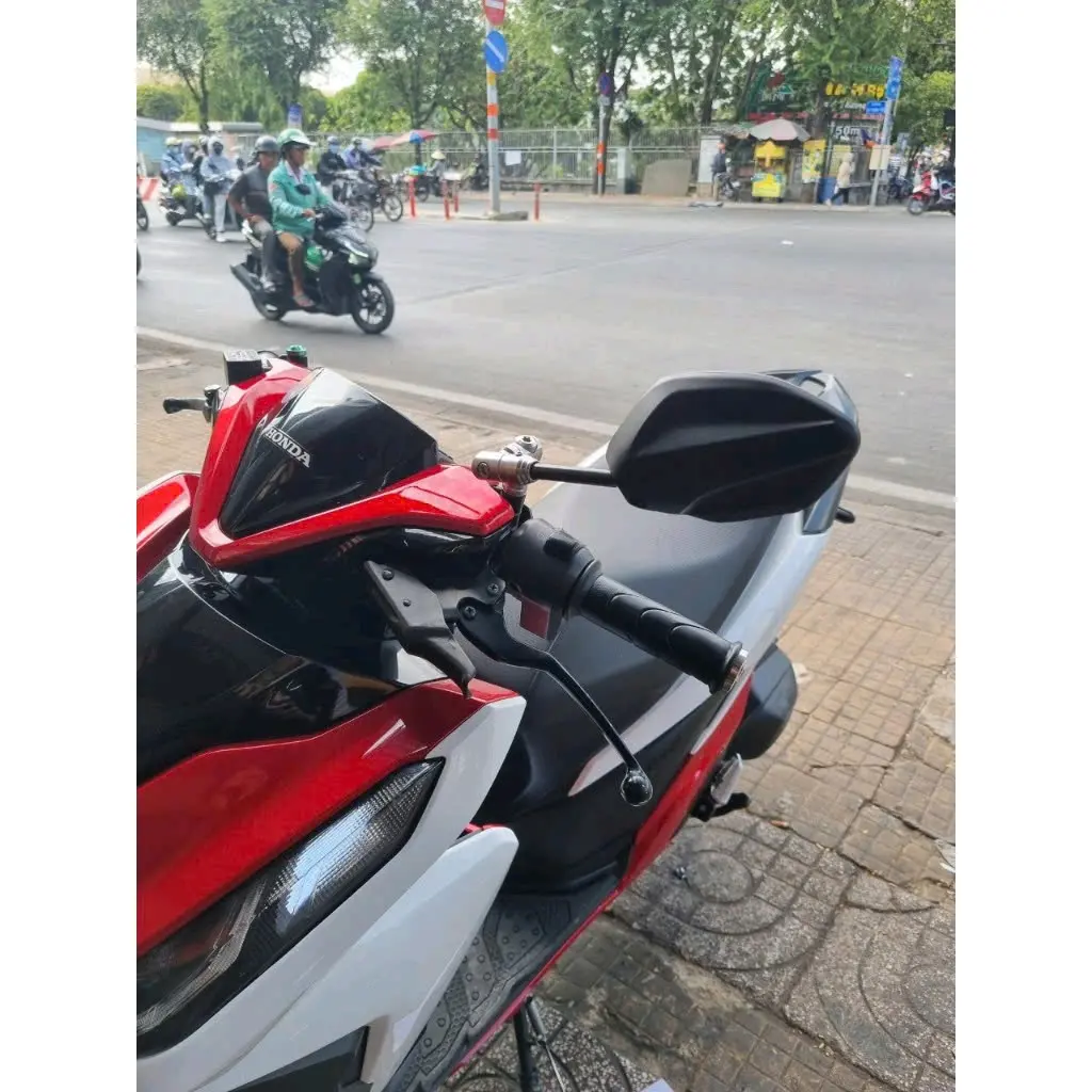 Kinh xoay 360 độ  kiểu  mẫu  5 cạnh ( gắn  cho các  dòng xe
