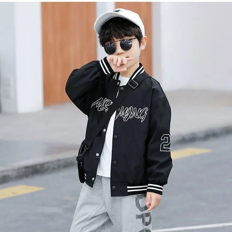 เสื้อโค้ทเด็ก สไตล์ฤดูใบไม้ร่วงฤดูหนาว เสื้อผ้าฤดูใบไม้ร่วงของเด็กผู้ชาย แจ็กเก็ตกลางฤดูใบไม้ร่วงหล่อ ทำจากวัสดุผ้าฝ้าย แจ็กเก็ตเบสบอลกีฬา เหมาะสำหรับเด็ก ขนาดคิงไซส์