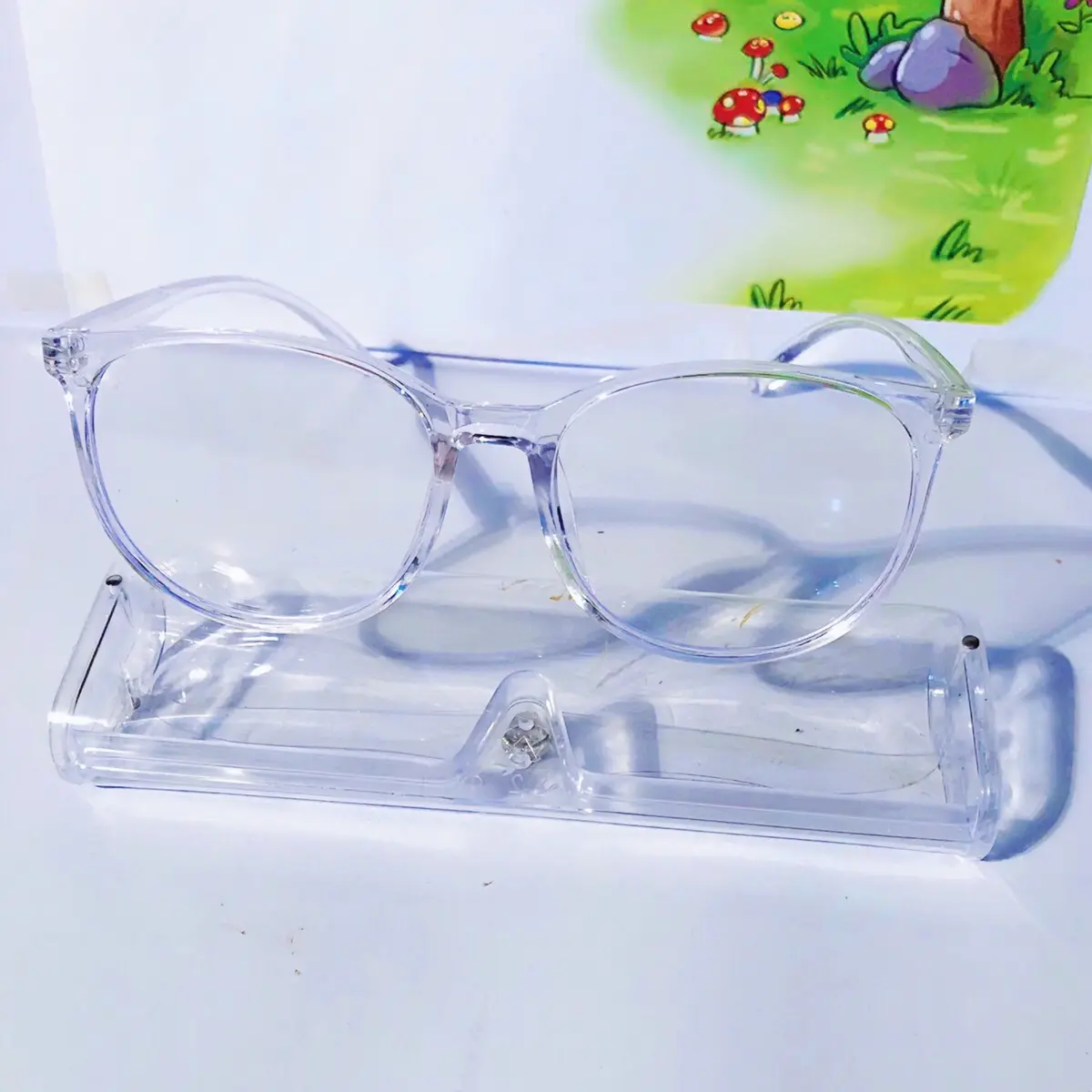 Kính mắt đi  đường chống bụi chống tia cực tím