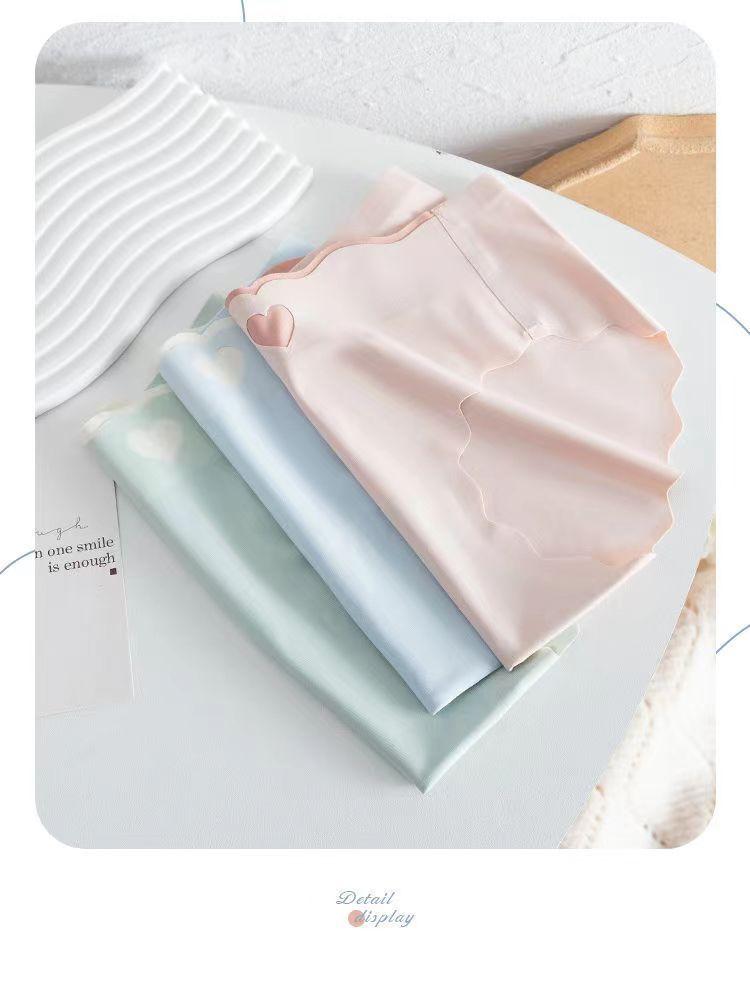 Product Introduction of Quần Lót Lụa Lạnh Mùa Hè, Dành Cho Phụ Nữ Và Trẻ Em Gái, Thiết Kế Không Đường May Mới, Kháng Khuẩn, Đáy Quần Cotton Nguyên Chất, Quần Đùi Tam Giác cạp vừa Gợi Cảm, Thích Hợp Cho Các Hoạt Động Mùa Hè Women 15