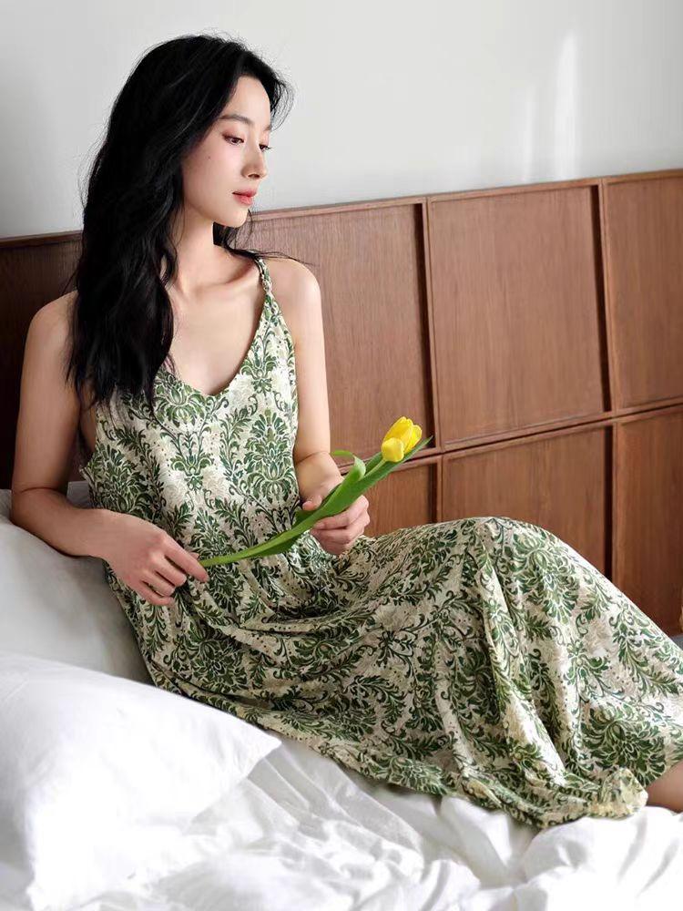 Product Introduction of Summer New Bohemian Vacation Style Temperament Camisole Western Style All-Matching Long Dress Strapless Dress Floral Skirt 4