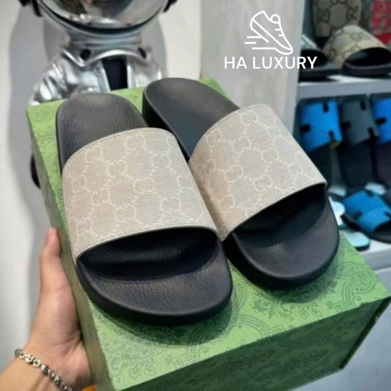 Mẫu hot hit cho hè 2025. Dép Guuchi nam nữ in hoạ tiết siêu nét . Đế đúc cao su non đi cực kì êm ái. Mời các con vợ lên đơn 0