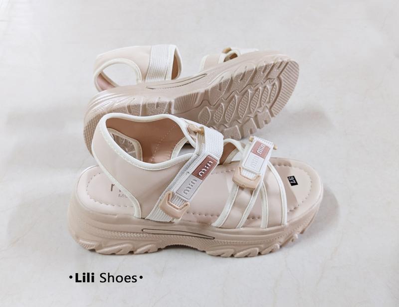 Form rộng đặt lùi 1 size - Size 36-39-Giày sandal đi học nữ, chất đế PU rất bền, quai giày vải dù chắc chắn và phối với da sang trọng, quai dán tiện lợi