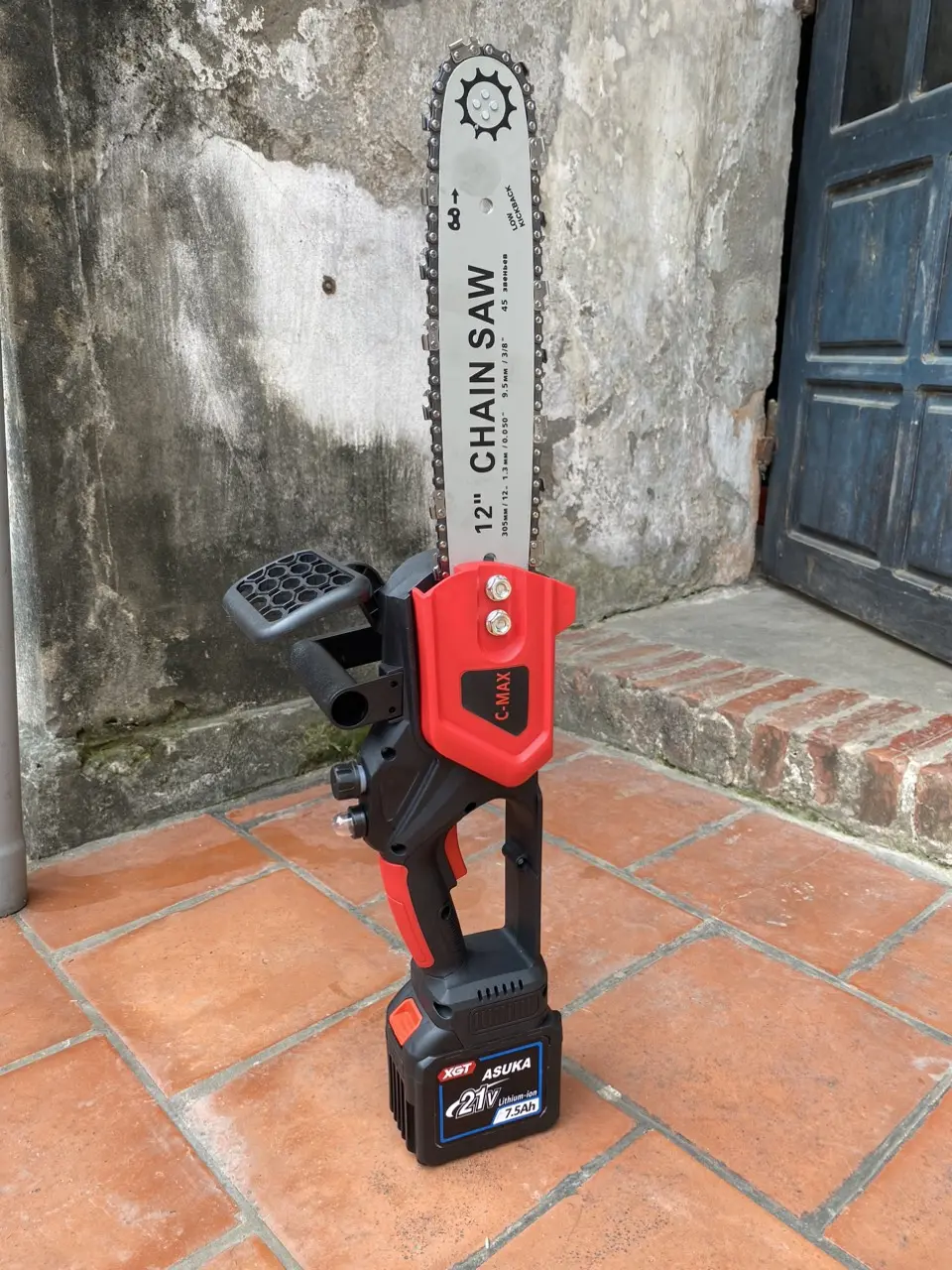 Thân máy cưa xích Pin 21V - CMax , lưỡi cưa 30cm , chân pin phổ thông