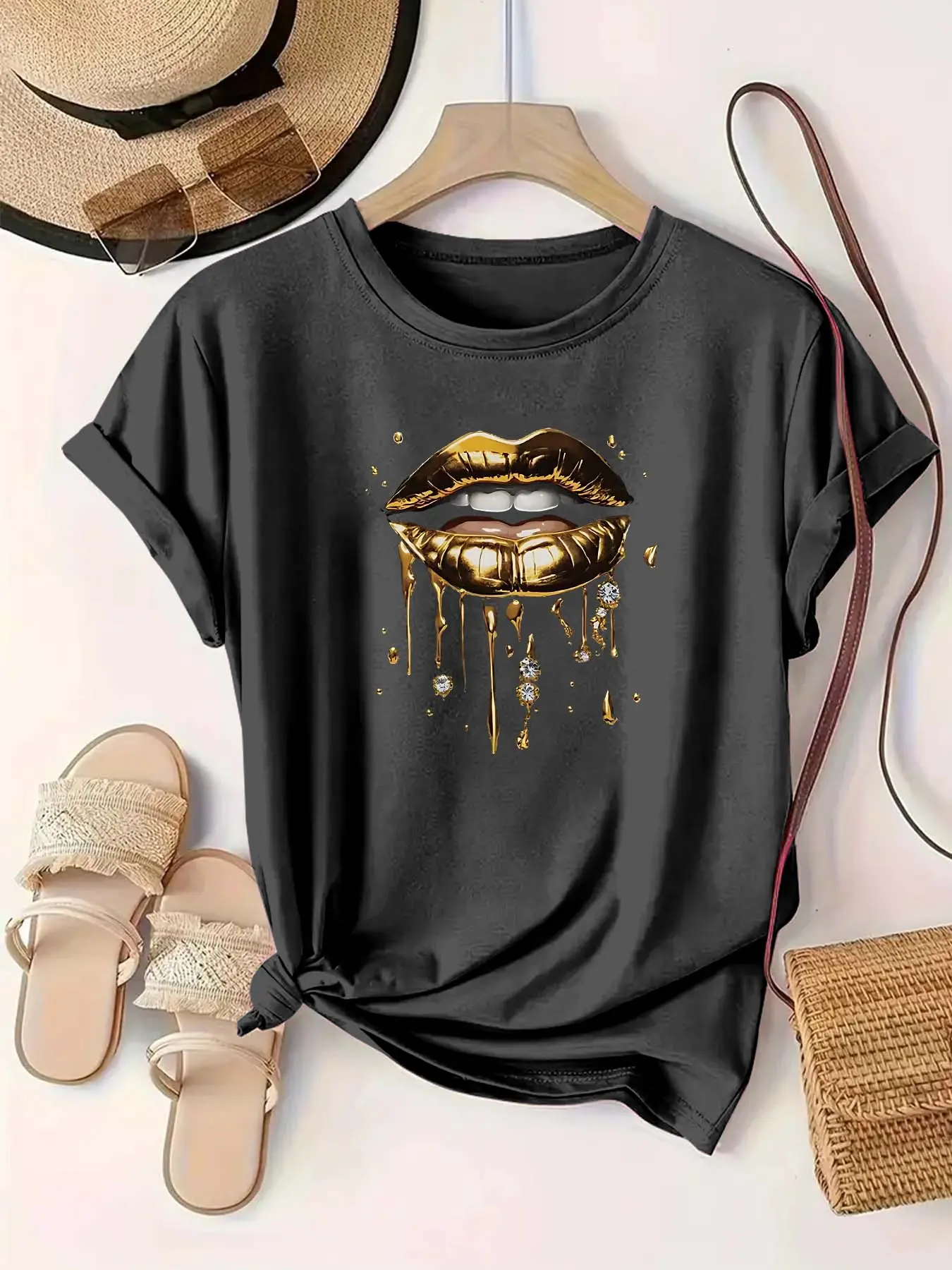 【Plus Size】 Lip Print Round Neck Tee, Fashion Casual Crew Neck Short Sleeve T-shirt for Daily Outdoor Wear, Women Plus Clothing for Summer