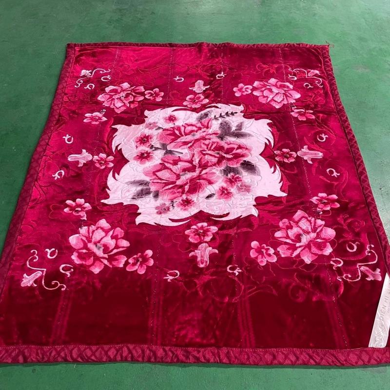 Chăn lông 4kg 3 lớp ( tặng kèm túi sách ) 3