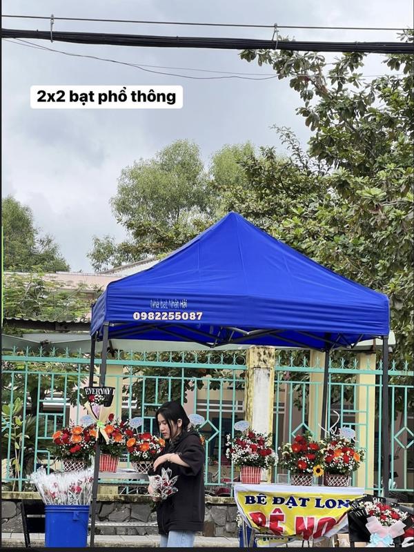 Thông số kỹ thuật nhà bạt gấp gọn di động 2x2m  Diện tích sử dụng: 4m². 2