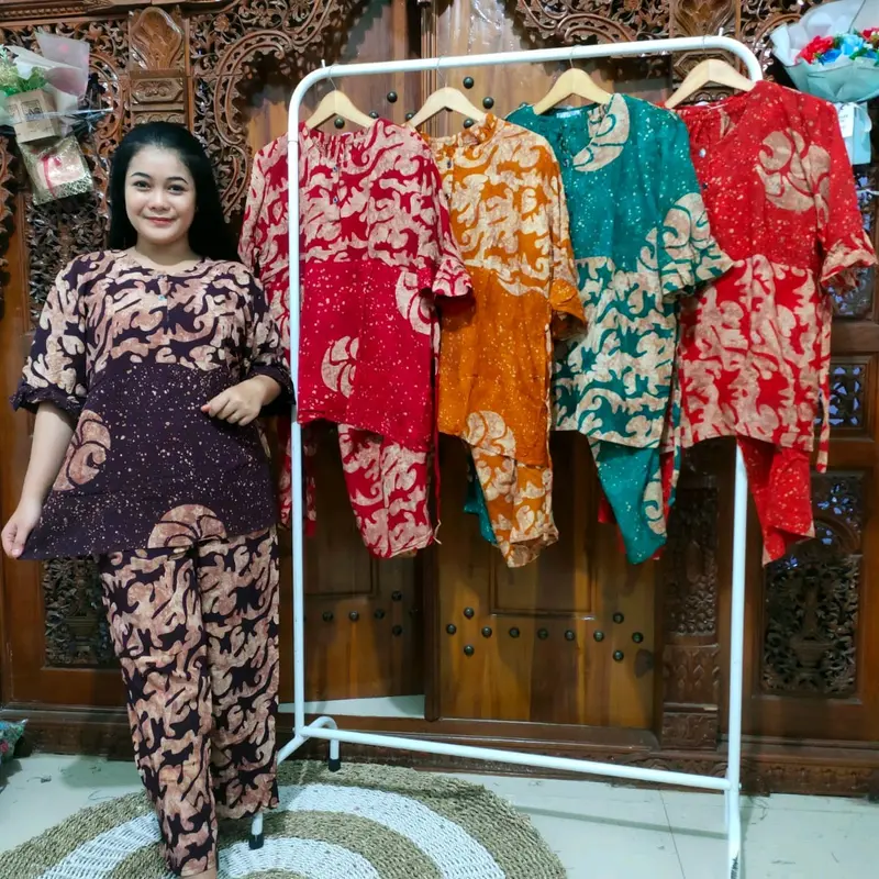 SETELAN CP JUMBO CAP KEKINIAN// SETELAN PIYAMA BAJU TIDUR BAHAN RAYON SANTUNG PREMIUM TEBAL,HALUS,LEMBUT DAN NYAMAN DI PAKAI Lengan pendek Lengan pendek 1