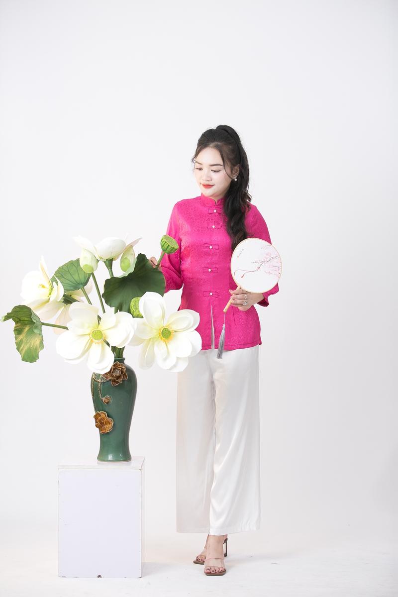Product Introduction of Tịnh Tâm 15- Áo Bà Ba Cổ Tàu Vạt Đứng Lụa Gấm Mềm Mại 4 Size S,M,L,XL Không Bao Gồm Quần Top Nữ 9