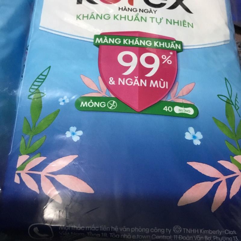 Gói 40 Miếng Loại Nhỏ 15cm Không Cánh - 1 Gói Băng Vệ Sinh Kotex Hàng Ngày Kháng Khuẩn Thương Hiệu Kotex - HSD luôn mới Nữ Women