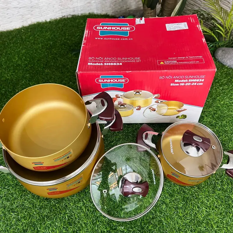 Bộ 3 nồi Sunhouse ba size 16cm, 20cm, 24cm màu vàng SH6634. Nồi chất liệu nhôm anod 4