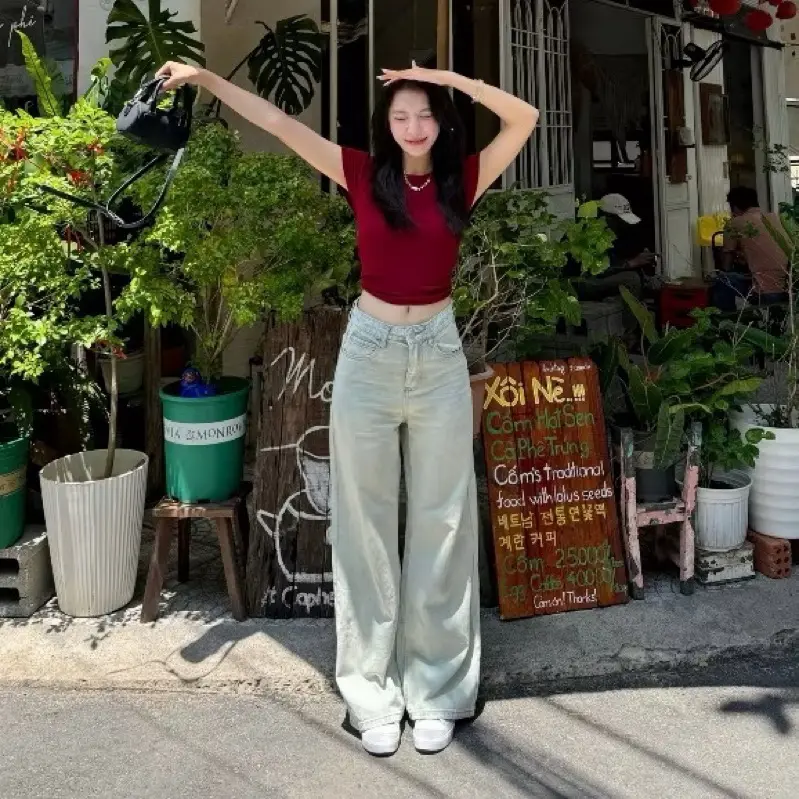Quần jeans nữ suông lưng cao dáng basic màu xanh ánh bạc dáng chuẩn | BigBuy360 - bigbuy360.vn Quần jeans nữ suông lưng cao dáng basic màu xanh ánh bạc dáng chuẩn | BigBuy360 - bigbuy360.vn