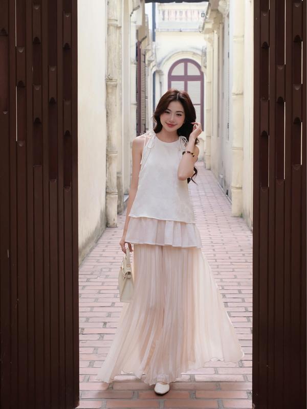 La Boutique - Áo Yếm Gấm Cột Nơ Viền Bèo BỘI SAM Và Quần Voan Tơ Dập Ly (Lớp Lót Satin) - Set Đồ Tết Nữ 4