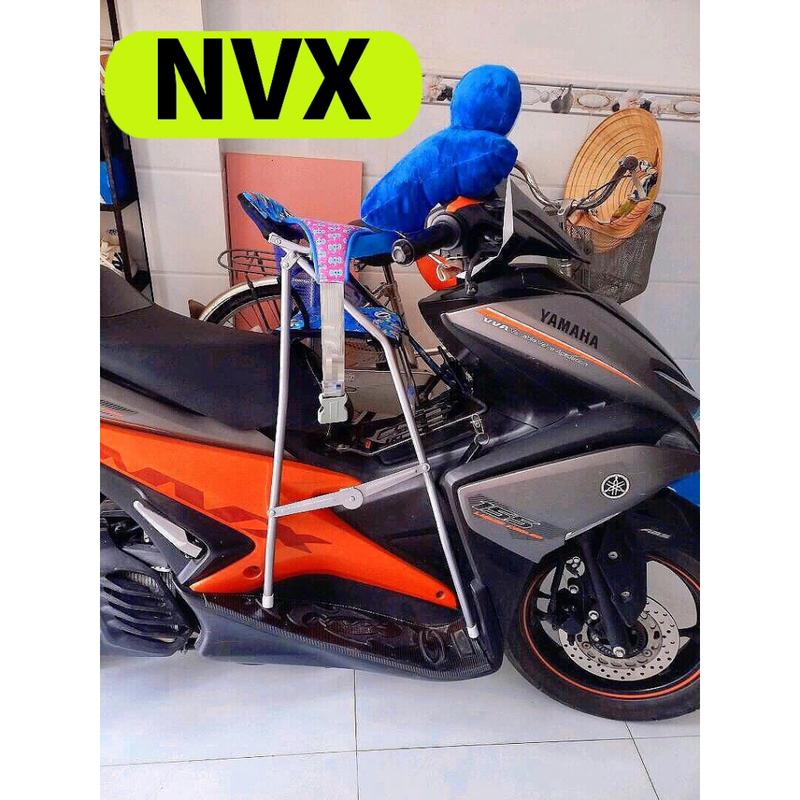 Ghế ngồi xe máy Nvx cho bé có vòng đai an toàn và nệm êm